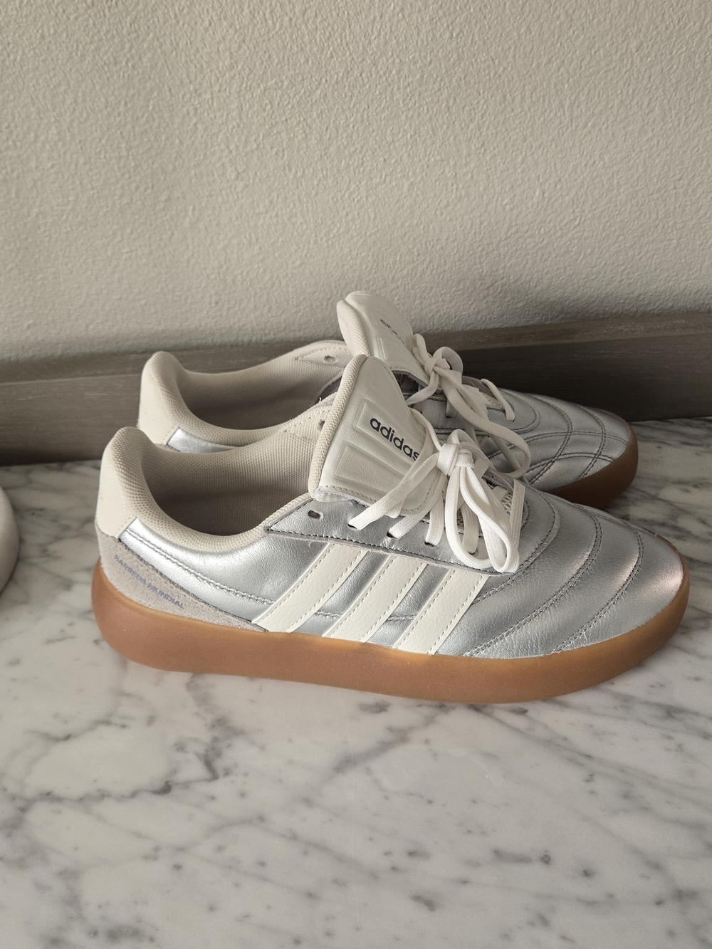Adidas Silver and White Barreda Mundial